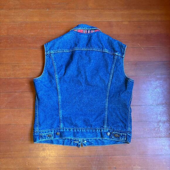 Vintage Levi’s denim trucker vest with flannel lining Made in USA. Size M. - Picture 2 of 8